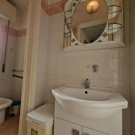 Borghetto S.s. Trilocale Davanti Al Mare - A/c Apartamento
